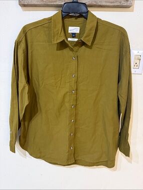 Universal Thread Olive Button-Down Long-Sleeve Shirt